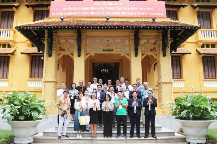 tapchihuongviet.eu 2025 08 30 um 17.33.53