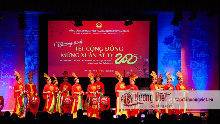 tapchihuongviet tet2025tlsq 001