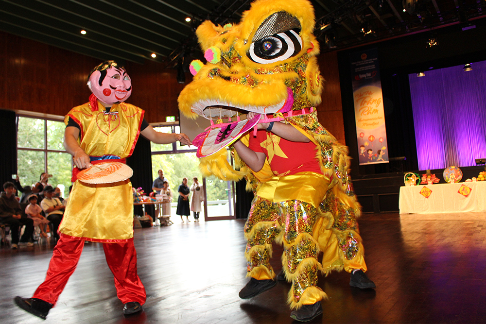 tapchihuongviet trungthu24 01