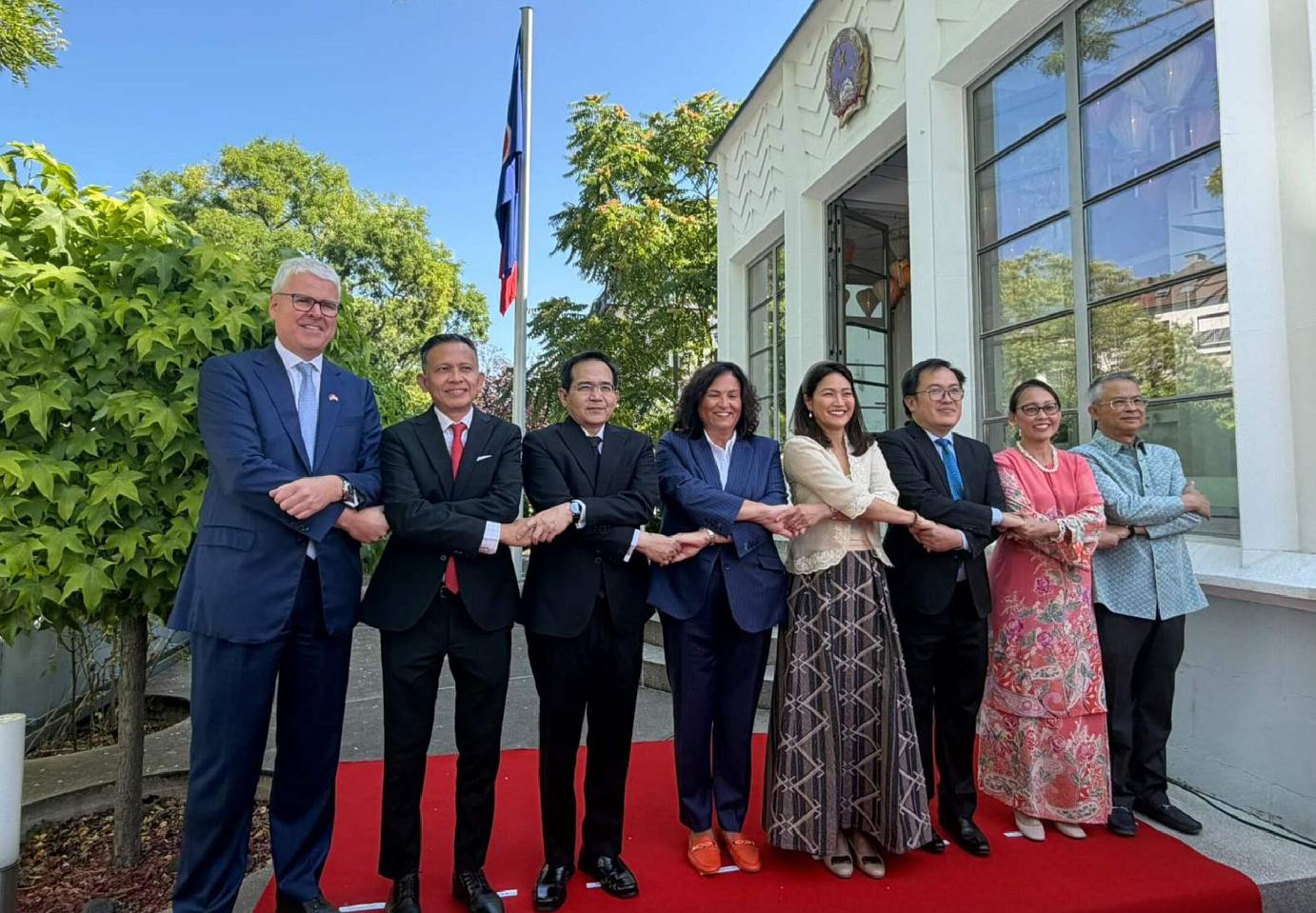 Lễ thượng cờ kỷ niệm 59 năm thành lập ASEAN tại Frankfurt: Khẳng định tinh thần đoàn kết và hợp tác