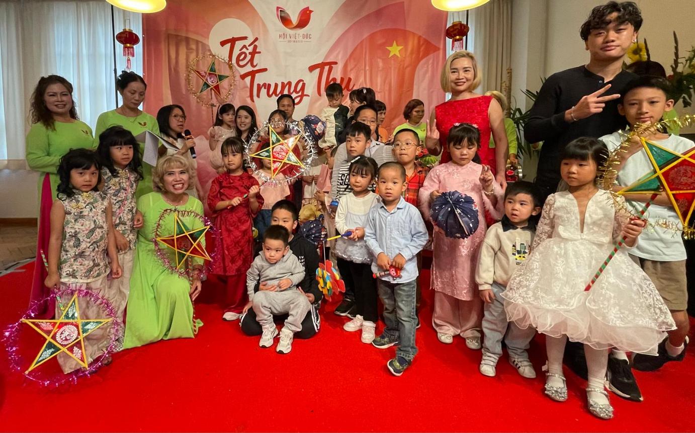 Trung thu trên đất Đức – gìn giữ hồn Việt, hướng về quê hương