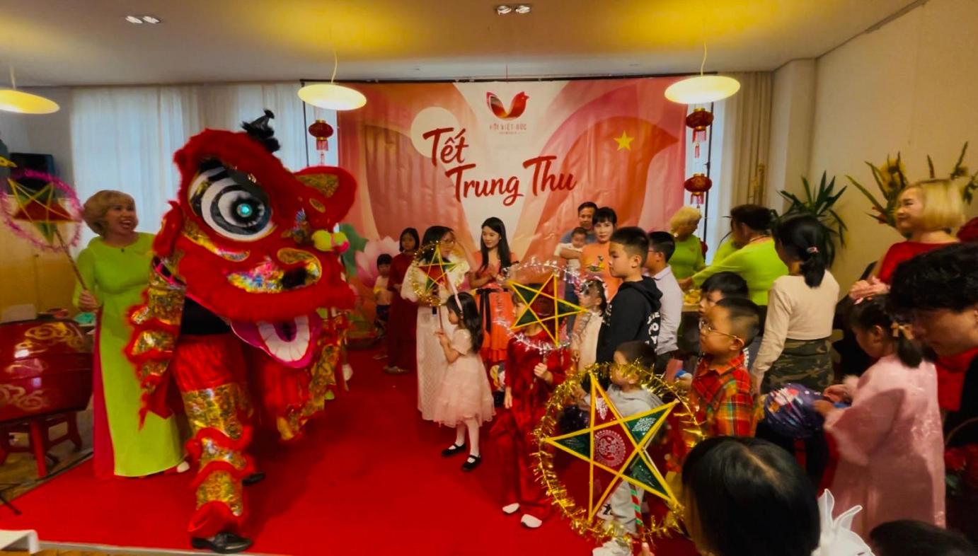 tapchihuongviet trungthu20267