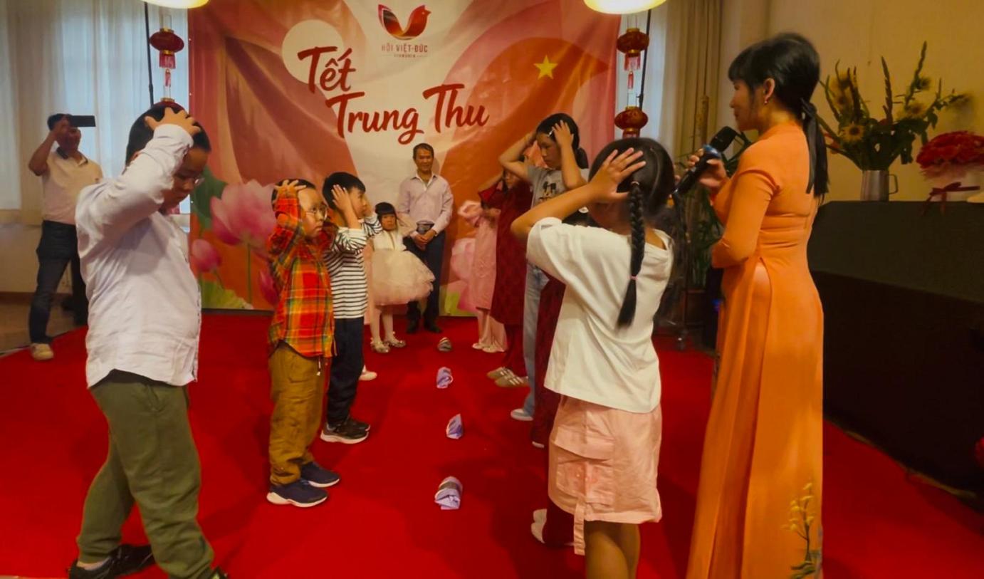 tapchihuongviet trungthu20267