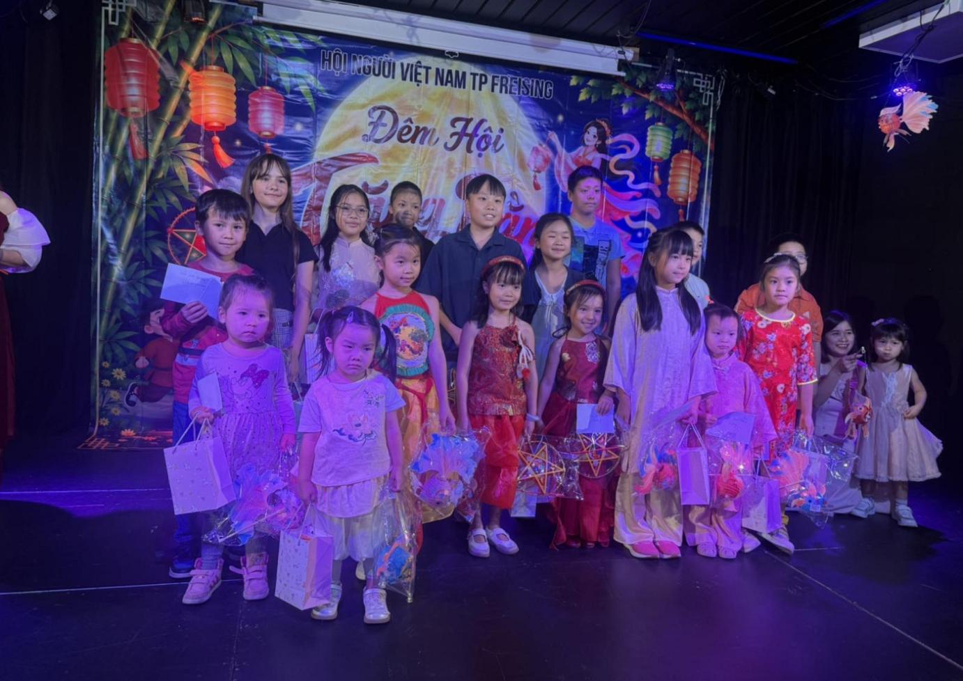 tapchihuongviet trungthu freising1 1