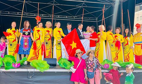 ''Hương Sắc Việt'' – Dấu ấn 50 năm quan hệ Việt - Đức và tình gắn kết cộng đồng
