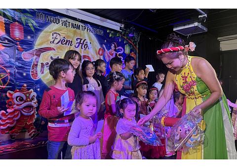 tapchihuongviet trungthu freising1 1